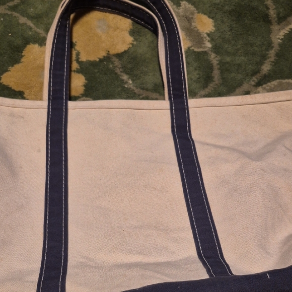 Stylish Navy and Cream Tote Bag - Picture 9 of 11